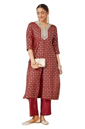 🛒 Janasya Women's Maroon Chanderi Silk Embellished Gold Printed Front Slit Kurta Pant Set