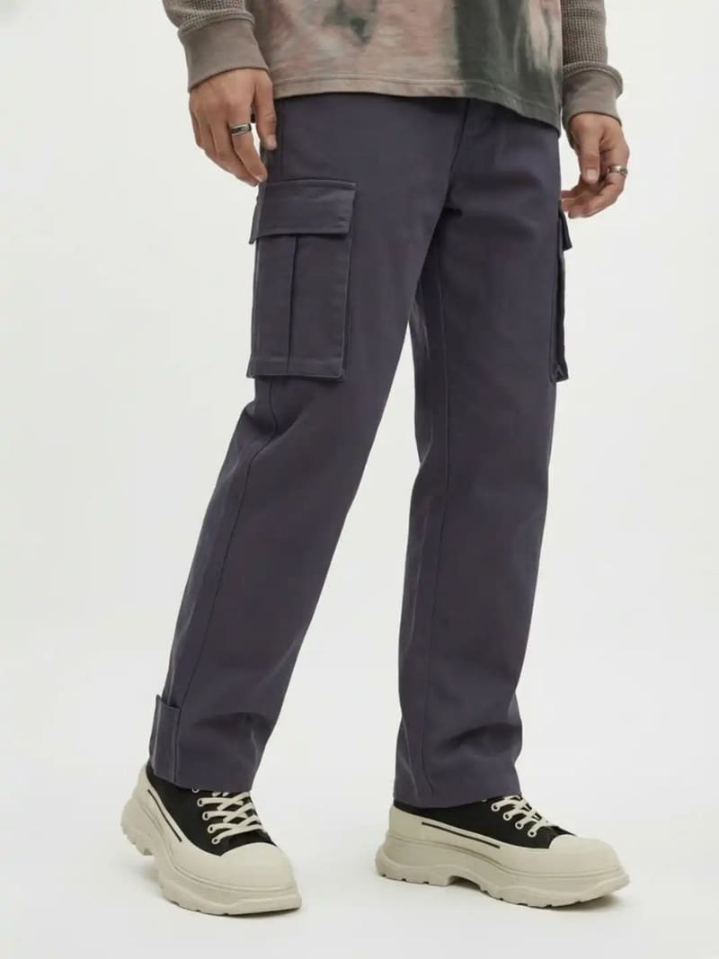 Straight fit cargo trouser ✅₹431    l⭐4.2