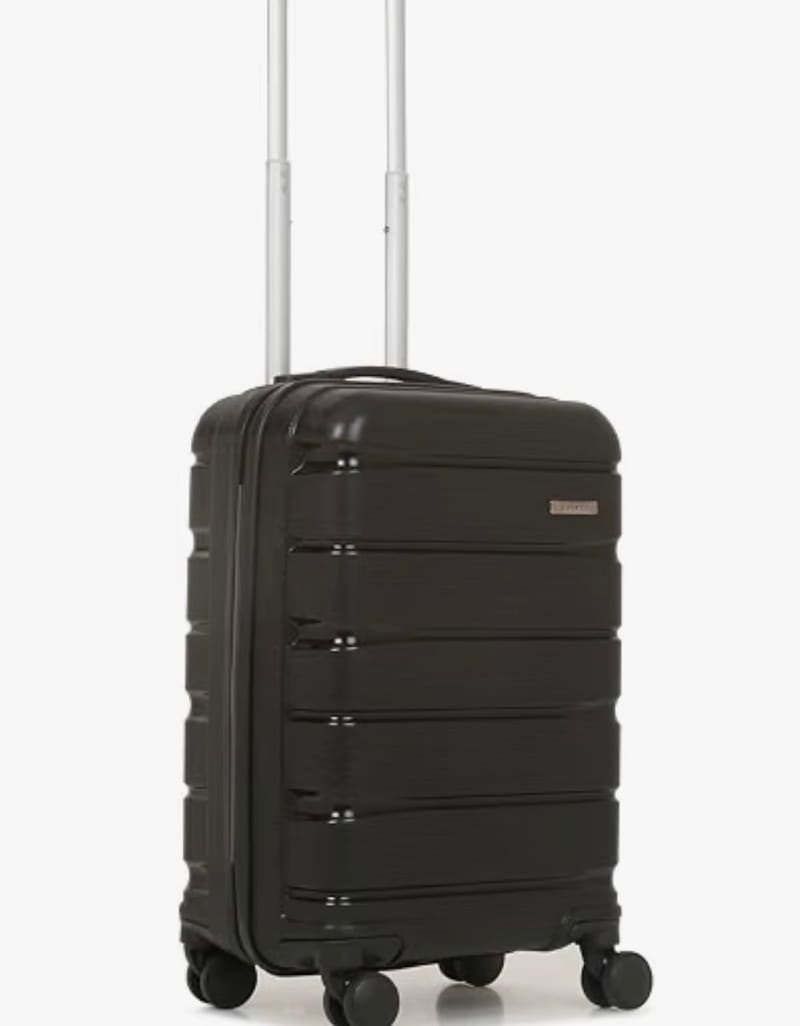 87% off : Teakwood Small, 55 CM Trolley Bag @1099.
